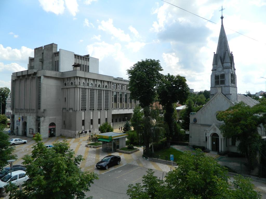 Cora Centru Piteşti Exteriér fotografie